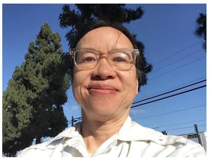 Foto montaje de la cara de un hombre sonriendo

El contenido generado por IA puede ser incorrecto.